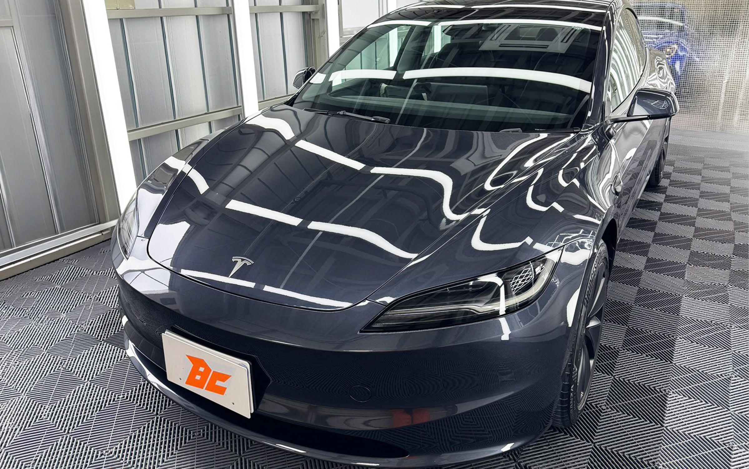 施工実績 テスラモデル3